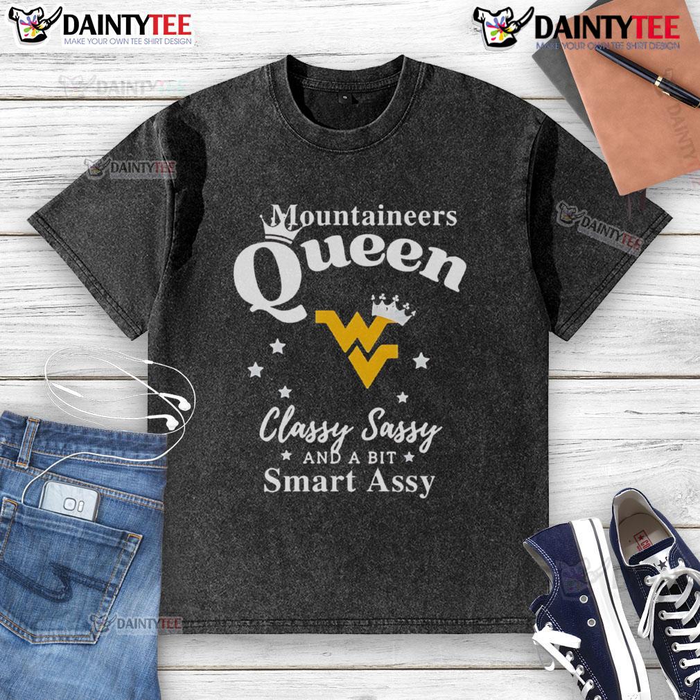 Good West Virginia Mountaineers Queen Classy Sassy And A Bit Smart Assy Washed T-Shirt Alt Text: Good West Virginia Mountaineers Queen Classy Sassy and a Bit Smart Assy washed t-shirt featuring vibrant team colors.