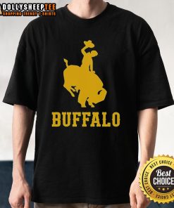 Hot Wyoming Buffalo T-Shirt featuring a vibrant buffalo graphic, perfect for wildlife lovers and outdoor enthusiasts.