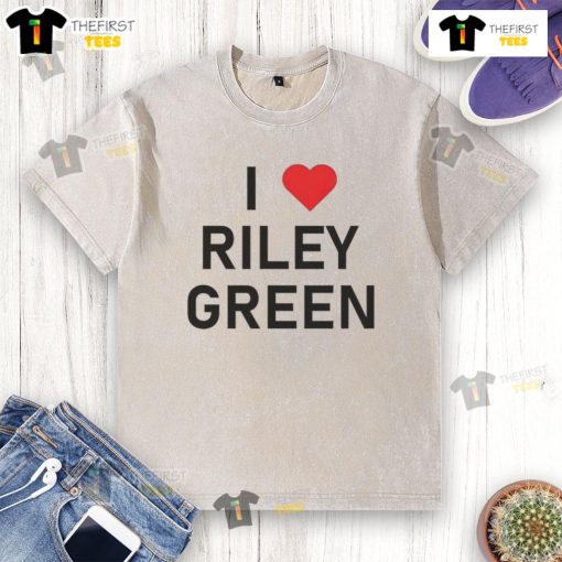 Nice I Love Riley Green washed t-shirt featuring a trendy design for fans of country music and casual wear.