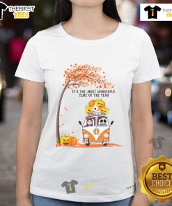 Nice Jack and Sally Halloween pumpkin design on a women's tee, perfect for autumn and Halloween celebrations.