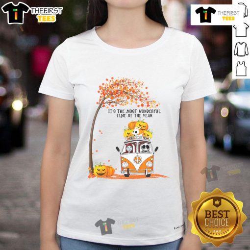 Nice Jack and Sally Halloween pumpkin design on a women's tee, perfect for autumn and Halloween celebrations.
