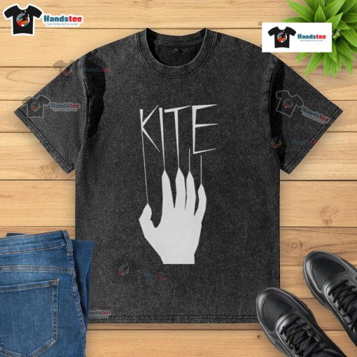 Nice Kite hand-washed t-shirt featuring a vibrant kite design, perfect for casual wear and outdoor adventures.