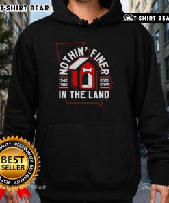 Alt Text: Cozy Georgia Bulldogs football hoodie featuring Nothin' Finer in the Land slogan, perfect for game day wear.