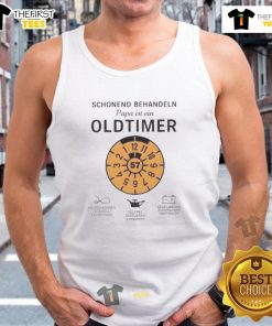 Papa ist ein Oldtimer Tank Top featuring a vintage car design, perfect for car enthusiasts and stylish summer wear.