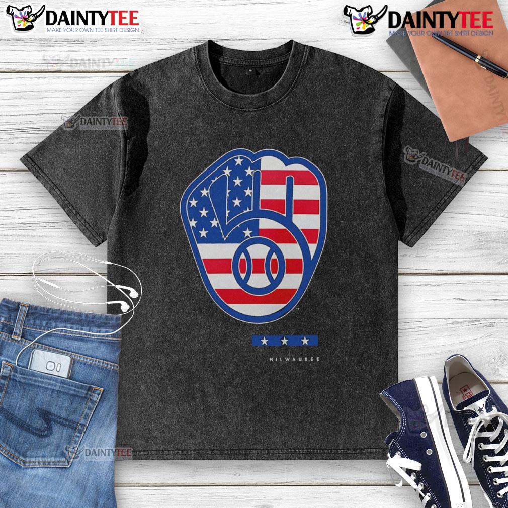 Official Anthracite Milwaukee Brewers Americana Logo Washed T Shirt Alt Text: Official Anthracite Milwaukee Brewers Americana Logo Washed T-Shirt featuring a vintage-style logo and comfortable fit.