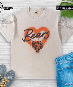 Alt Text: Official Chicago Bears Football Spray Heart Washed T-Shirt in navy blue, showcasing team spirit and casual style.
