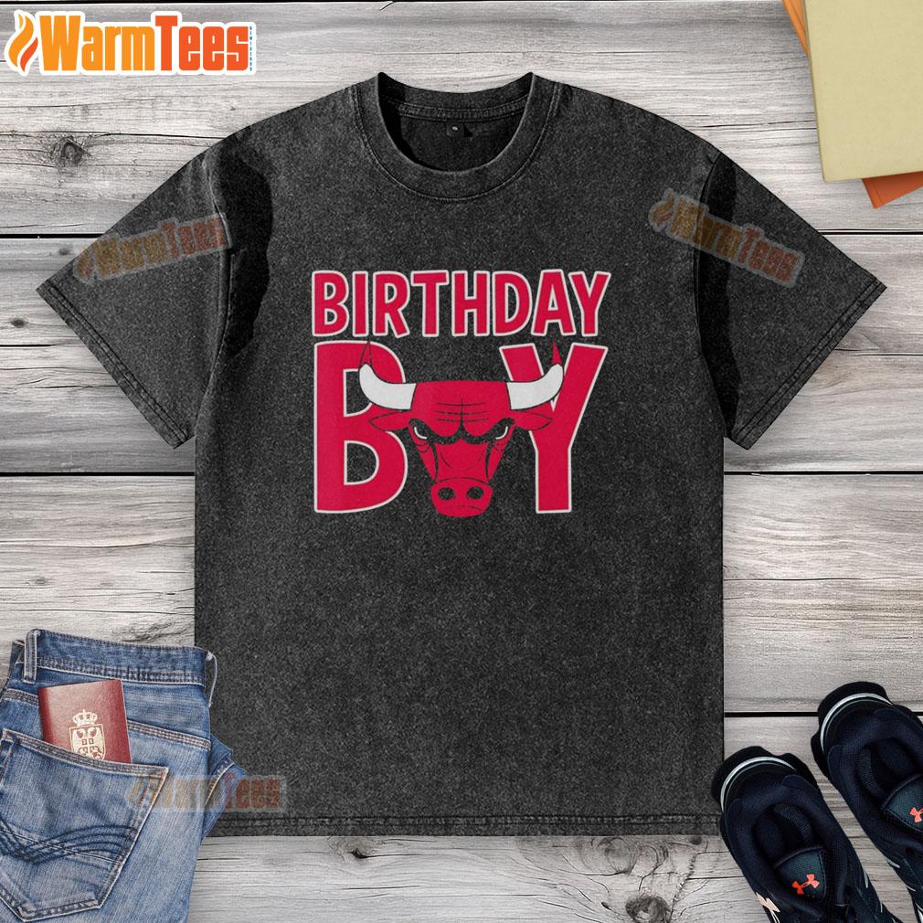 Official Nba Birthday Boy Chicago Bulls Retro Bold Logo Washed T Shirt Alt Text: Official NBA Birthday Boy Chicago Bulls Retro Bold Logo Washed T-Shirt featuring vintage design and vibrant colors.