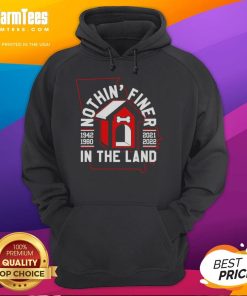 Official Nothin Finer In The Land Georgia Bulldogs Football Hoodie in red, showcasing team pride and sporty style.