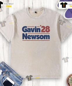 Original Gavin Newsom 2028 washed t-shirt featuring a stylish design perfect for supporters of the California governor.