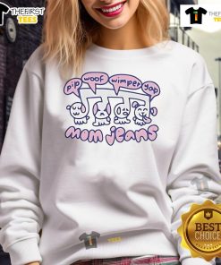 Original Mom Jeans paired with Pip Woof Wimper Yap Sweatshirt, showcasing a trendy, casual outfit for modern fashion lovers.