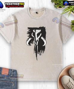 Premium Grunge Mandalorian Mythosaur Skull Symbol T-Shirt in washed style, showcasing a unique Star Wars design.