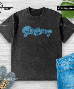Alt Text: Premium The Surfrajettes wave logo washed t-shirt featuring a stylish design, perfect for surf and casual wear enthusiasts.