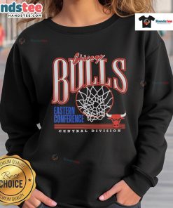 Top Chicago Bulls NBA sweatshirt in black, featuring Eastern Conference design, perfect for fans and casual wear.