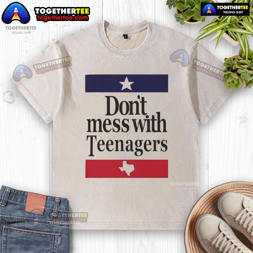 Top Don'T Mess With Teenagers Texas Washed T Shirt Top Don't Mess With Teenagers Texas Washed T-Shirt featuring a bold graphic design, perfect for casual wear.