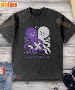 Top Love Unites Us Octopi washed t-shirt featuring vibrant octopus design, perfect for ocean lovers and casual wear.