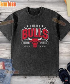 Alt Text: Top NBA Chicago Bulls Arched Central Division washed t-shirt featuring team logo and stylish design.