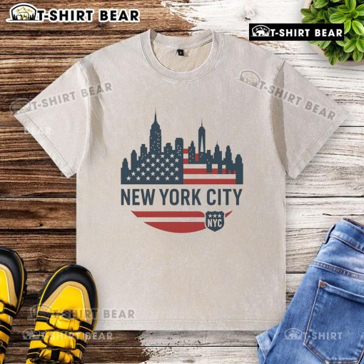 Alt Text: Top New York City travel souvenir flag series washed t-shirt featuring iconic NYC skyline design.