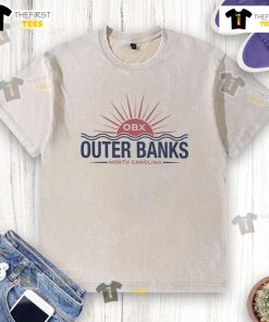 Top Outer Banks destination washed t-shirt featuring a vintage design, perfect for beach lovers and travelers.