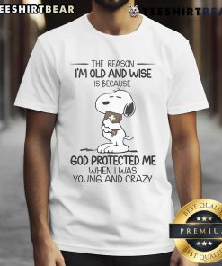 Top Snoopy T-shirt featuring 'The Reason I'm Old and Wise' quote, perfect for fans of Peanuts and nostalgic apparel.
