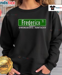Stylish Top-The-Frederica-Street sweatshirt in navy blue, perfect for casual wear and cozy comfort.
