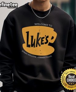 Cozy 'Welcome to Luke's' Stars Hollow sweatshirt, perfect for fans of Gilmore Girls in Connecticut.