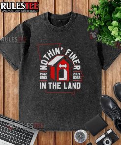 Awesome Georgia Bulldogs Nothin' Finer In The Land washed t-shirt in red, showcasing team spirit and style.