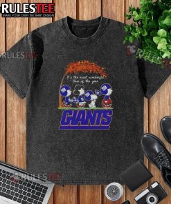 Awesome Peanuts New York Giants football washed t-shirt for the most wonderful time of the year, featuring festive design.