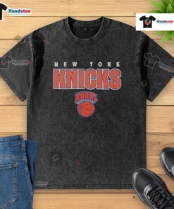 Awesome Premium New York Knicks Throwback Washed T-Shirt featuring vintage logo and soft fabric, perfect for fans.