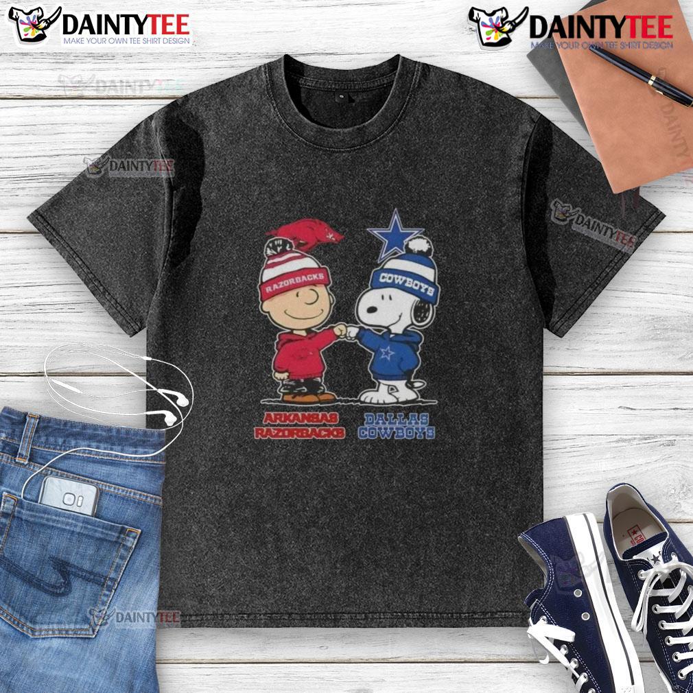 Awesome Snoopy And Charlie Brown Arkansas Razorbacks X Dallas Cowboys Washed T-Shirt Awesome Snoopy and Charlie Brown Arkansas Razorbacks X Dallas Cowboys washed t-shirt in vibrant colors.
