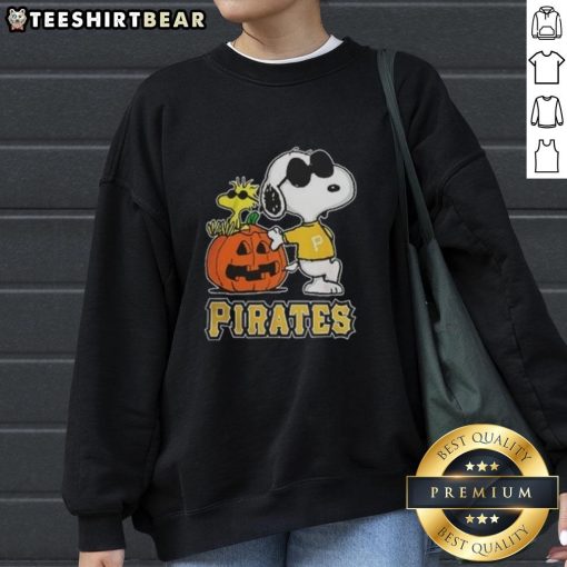 Awesome Snoopy Pittsburgh Pirates MLB pumpkin Halloween sweatshirt featuring Peanuts cartoon design for 2025.