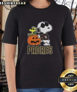 Awesome Snoopy San Diego Padres MLB pumpkin Halloween Peanuts cartoon ladies tee for festive fall celebrations.