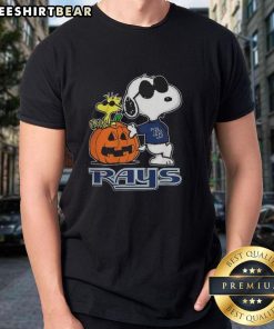 Awesome Snoopy Tampa Bay Rays MLB Pumpkin Halloween Peanuts cartoon t-shirt design for 2025 celebration.