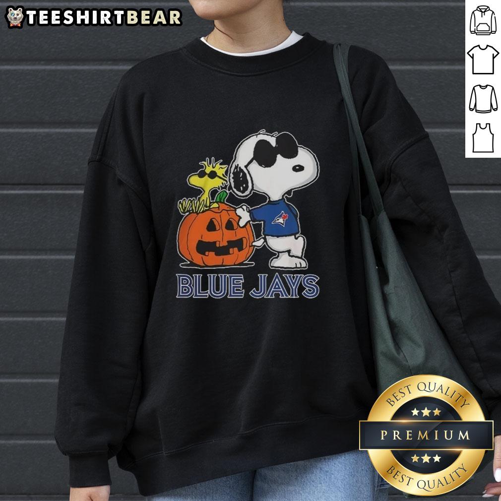 Awesome Snoopy Toronto Blue Jays MLB Pumpkin Halloween Peanuts Cartoon 2025 Sweatshirt Awesome Snoopy Toronto Blue Jays MLB pumpkin Halloween sweatshirt featuring Peanuts cartoon design for 2025.