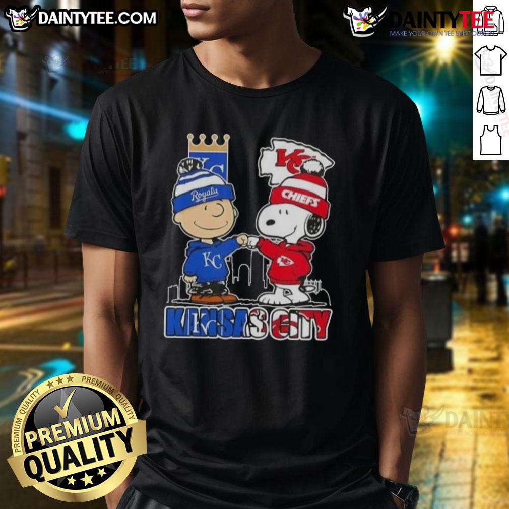 Awesome Snoopy X Charlie Brown Kansas City Sports Royals X Chiefs Skyline T-Shirt Awesome Snoopy X Charlie Brown Kansas City Sports Royals X Chiefs skyline T-shirt featuring iconic characters and cityscape.
