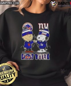 Awesome Snoopy x Charlie Brown New York Mets Giants skyline sweatshirt featuring iconic characters and cityscape.