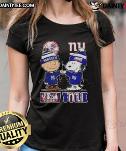 Awesome Snoopy X Charlie Brown New York sports tee featuring Yankees and Giants skyline design for ladies.