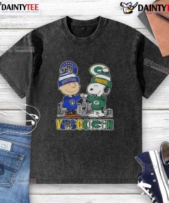 Awesome Snoopy X Charlie Brown t-shirt featuring Milwaukee Brewers and Green Bay Packers skyline design.