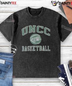 Awesome UNCC Charlotte 49ers basketball washed t-shirt featuring team colors and logo for fans and sports enthusiasts.