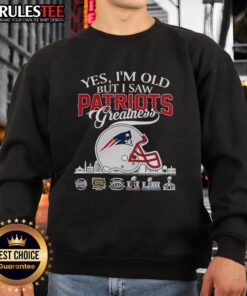 New England Patriots Super Bowl sweatshirt with skyline design, perfect for fans celebrating team greatness.
