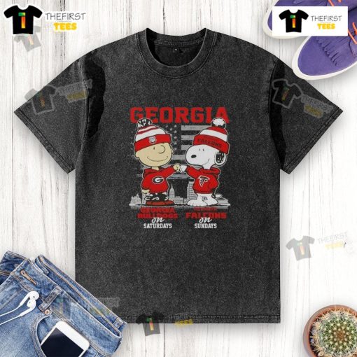 Alt Text: Cute Charlie Brown Georgia Bulldogs t-shirt for Saturdays, featuring Snoopy Atlanta Falcons design, skyline washed style.