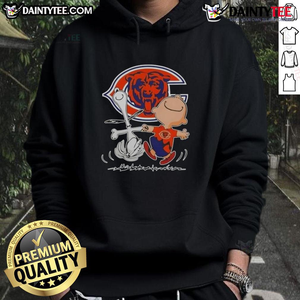 Cute Peanuts Snoopy X Charlie Brown Chicago Bears Football Hoodie Alt Text: Cute Peanuts Snoopy and Charlie Brown Chicago Bears football hoodie for fans of Peanuts and NFL apparel.