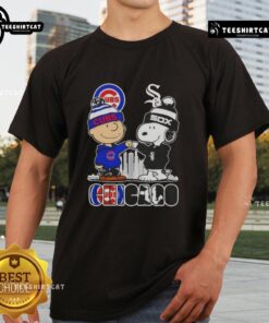 Cute Snoopy and Charlie Brown Chicago City Sports Cubs vs White Sox skyline t-shirt design featuring iconic characters.