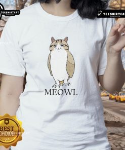 Funny cute cat and owl graphic on a ladies tee, perfect for animal lovers and casual wear enthusiasts.