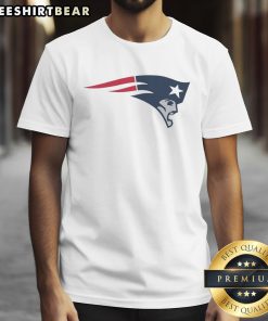 Funny New England Patriots logo T-shirt featuring a playful design, perfect for fans looking to showcase their team spirit.