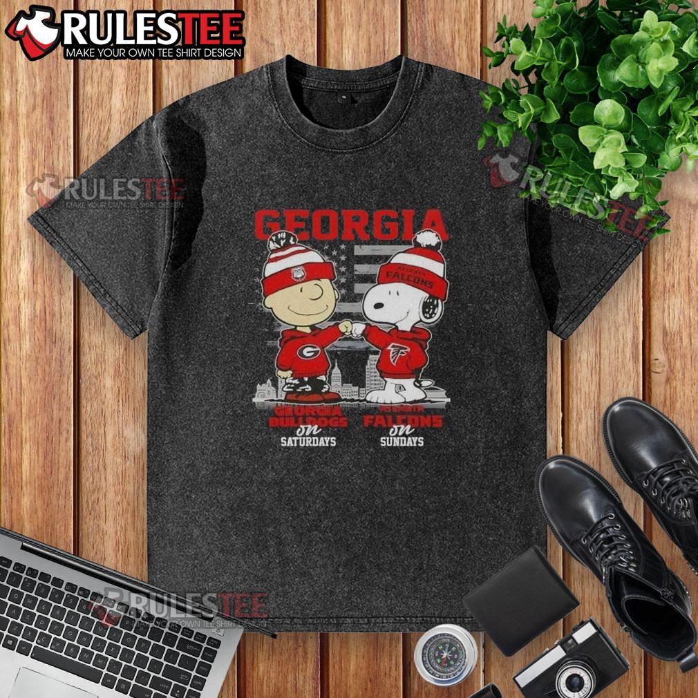 Good Charlie Brown Georgia Bulldogs on Saturdays x Snoopy Atlanta Falcons on Sundays Skyline Washed T-Shirt Good Charlie Brown Georgia Bulldogs x Snoopy Atlanta Falcons Skyline T-Shirt showcasing team spirit and casual style.