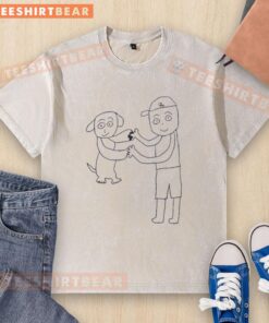 Good Dekopin and Shohei Ohtani joining hands in a washed T-shirt, showcasing friendship and teamwork in sports.