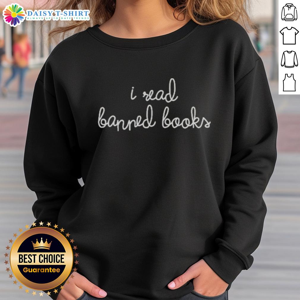 Good Heather Dubrow I Read Banned Books Sweatshirt Good Heather Dubrow 'I Read Banned Books' sweatshirt in stylish design, perfect for book lovers and advocates for free speech.