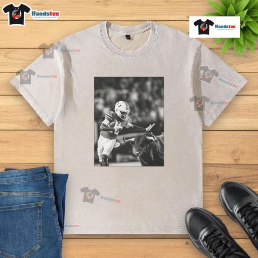 Good Miami Hurricanes vs South Florida Bulls photo washed t-shirt showcasing team spirit and vintage style.
