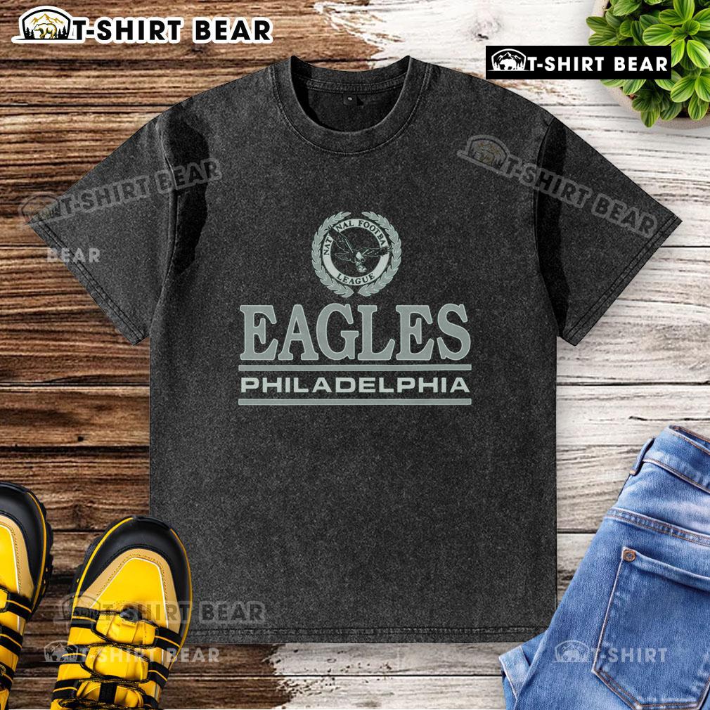 Good Philadelphia Eagles Crest Washed T Shirt Good Philadelphia Eagles Crest Washed T-Shirt featuring a vintage logo design, perfect for fans of the NFL team.