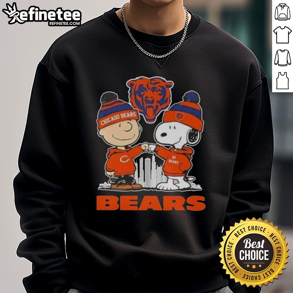 Good Snoopy And Charlie Brown Chicago Bears Football Skyline Sweatshirt Good Snoopy and Charlie Brown Chicago Bears football skyline sweatshirt featuring iconic cartoon characters.